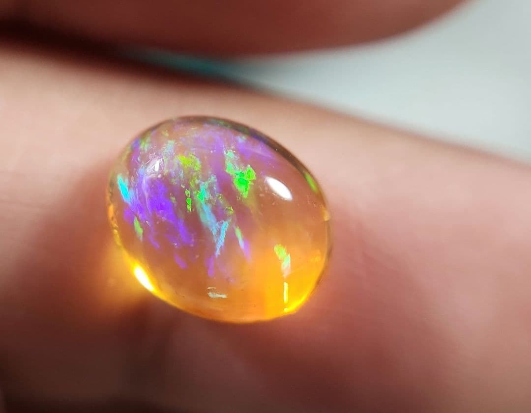 天然ファイアーオパール 2.440ct