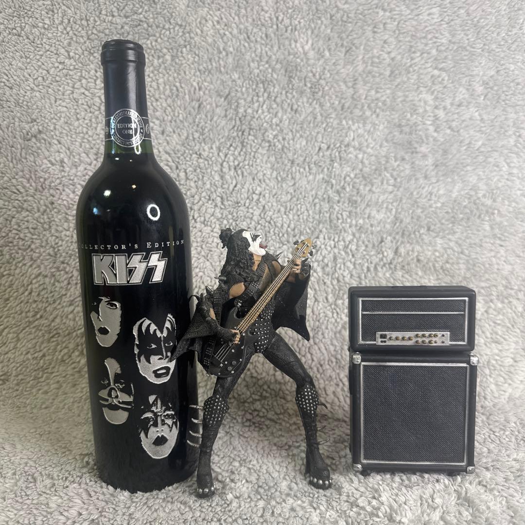 バンドKISS ①ワイン　②ジーン・シモンズ　フィギュア