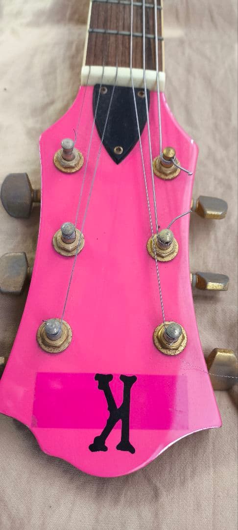 エレキギター モッキンバード ショッキングピンク