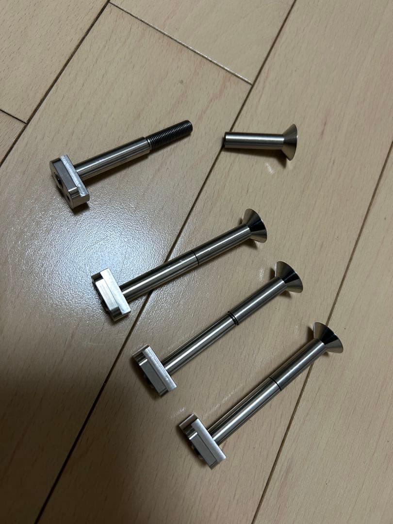 スプリットボルト　M7 トルクス螺子