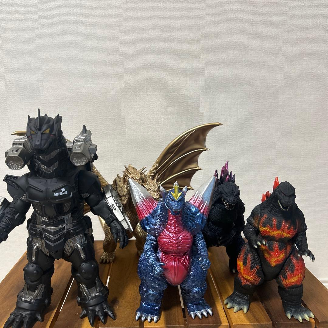 ムービーモンスターシリーズ　デスゴジ　キングギドラ　機龍　スペゴジ　5体セット