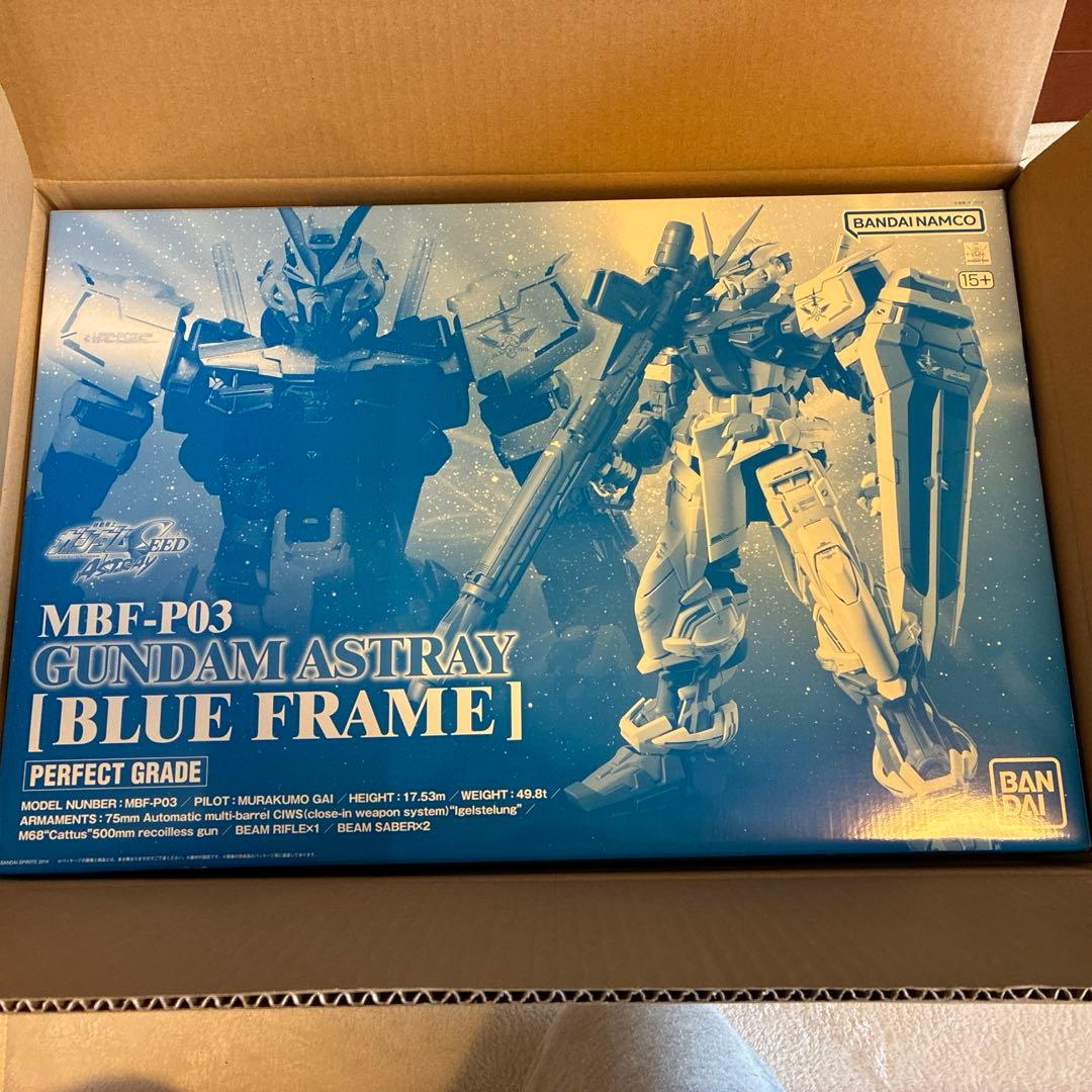 新品未開封　ＰＧ 1/60 ガンダムアストレイ ブルーフレーム