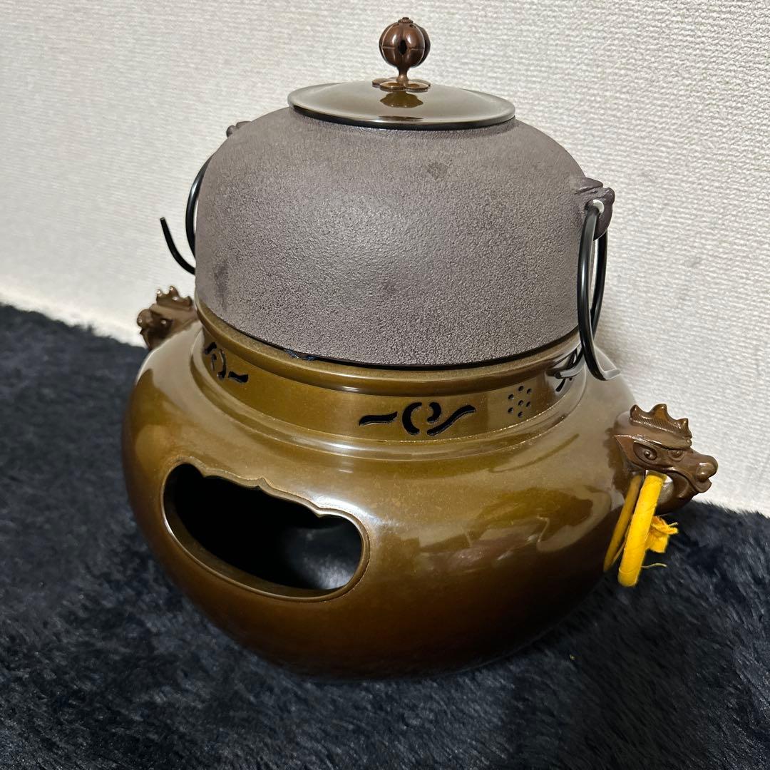 美品 在銘 金森 昭栄 摘み真形釜添え 唐銅鬼面風炉 銅製 茶釜 鉄瓶