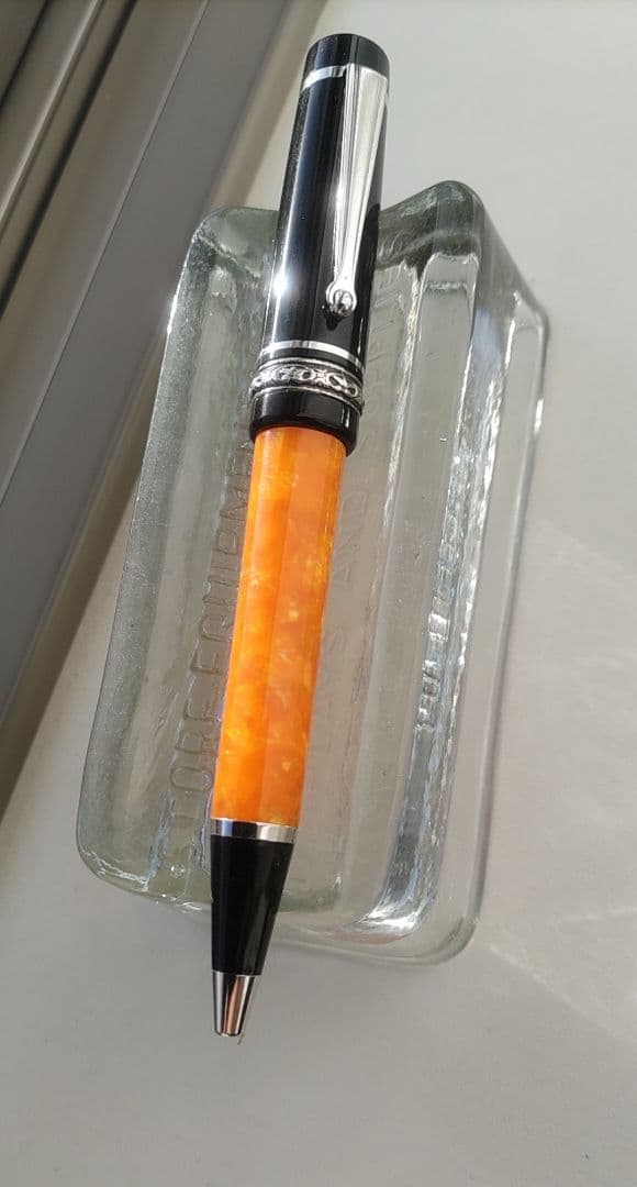 ★プール★　デルタドルチェビータミディアム ボールペン