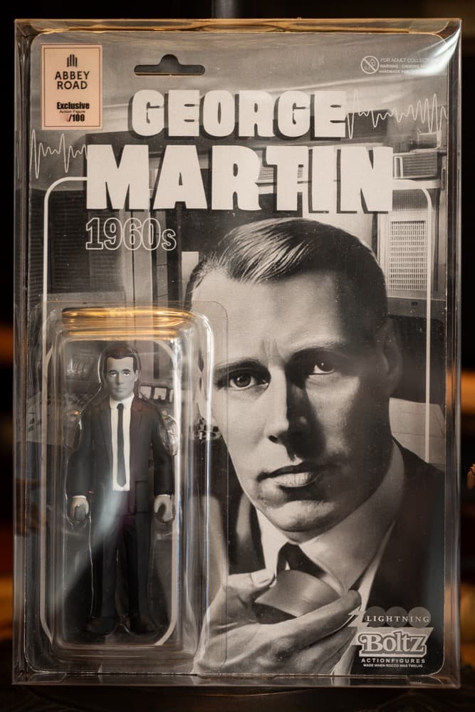 ビートルズ　ジョージマーティン　フィギュア　世界限定100 ブラック&ホワイト