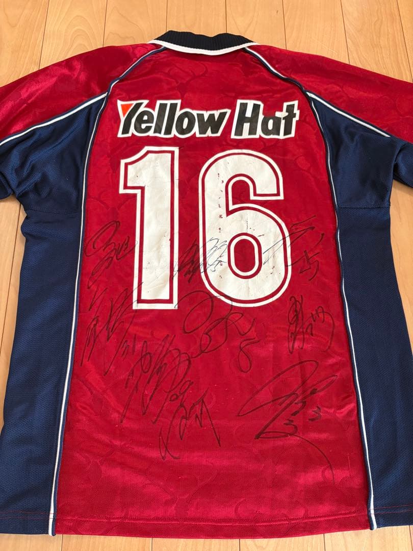 鹿島アントラーズ　本山雅志選手　ユニフォーム　複数選手のサイン入り