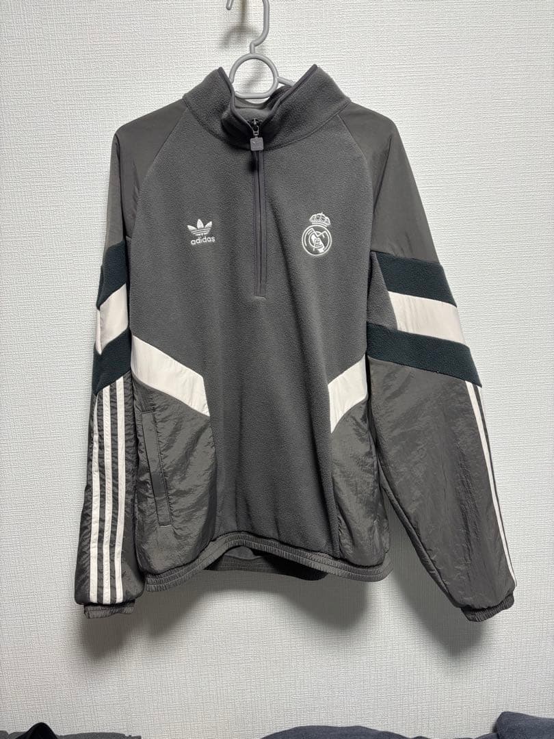 マ*ス様 adidas レアル・マドリード　フリーススウェットシャツ 24/25