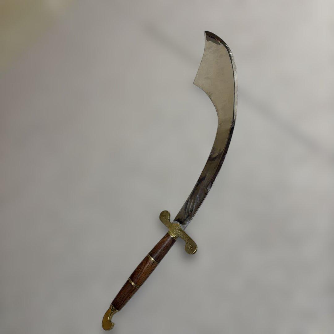 伝統的な曲線刀