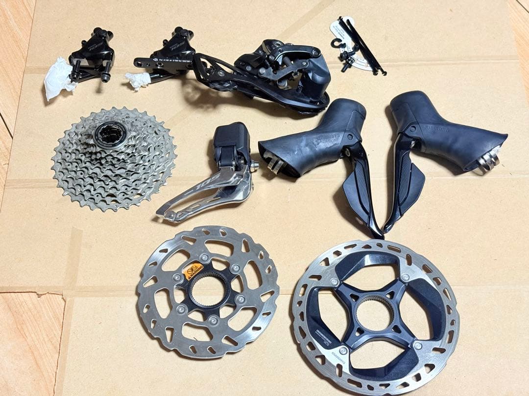 週末セール中 SHIMANO 105 DI2 12S R7100系