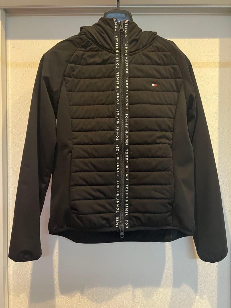 美品 トミーヒルフィガー ゴルフ アウター 黒 中綿 フリース