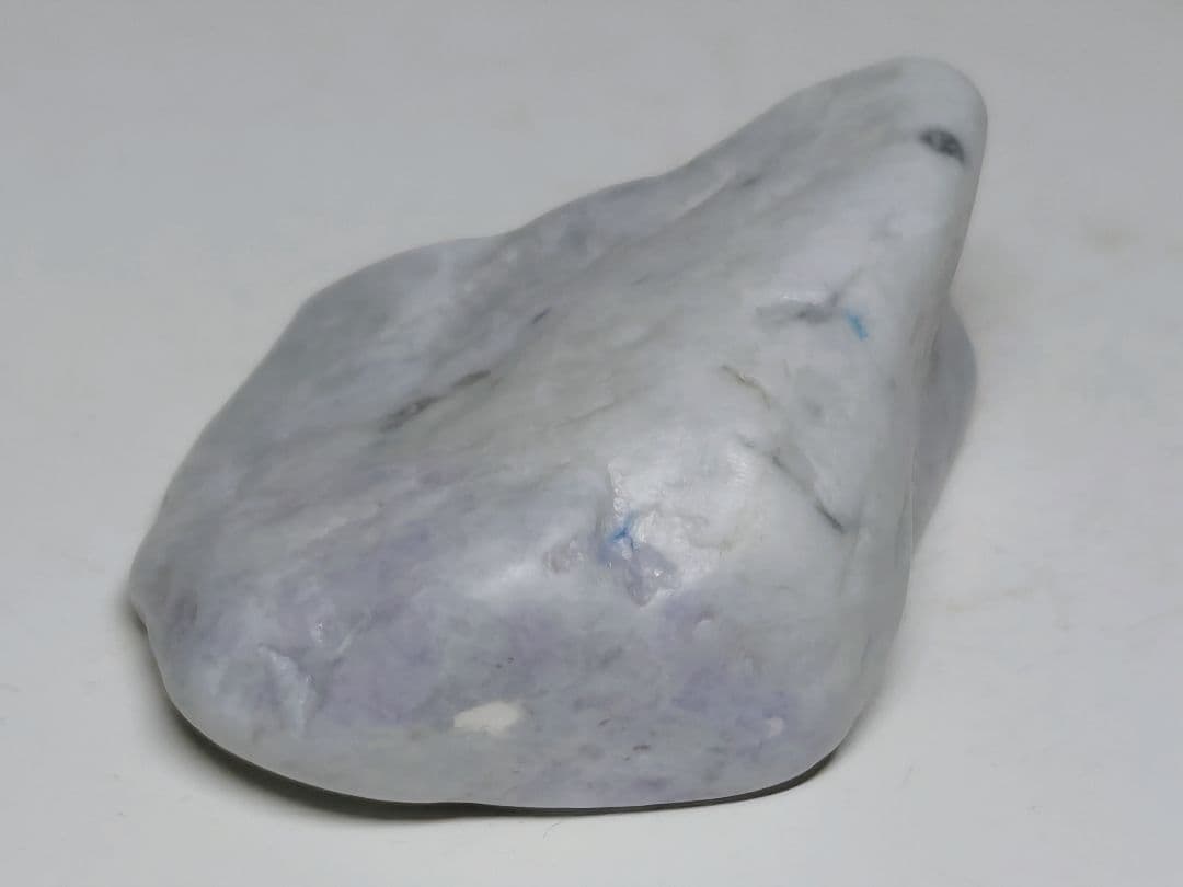 ヨシオ 80g 翡翠 ヒスイ 原石 鑑賞石 自然石 誕生石 鉱物 鉱石 水石