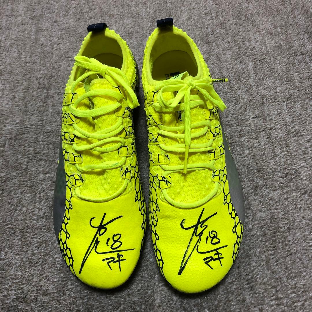 巻誠一郎 【特注】直筆サイン入りスパイク　元ロアッソ熊本、ジェフ市原・千葉