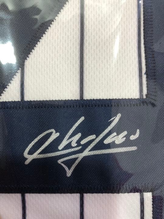 【1月SALE】MLBアロルディス・チャップマン直筆サイン入りユニフォーム