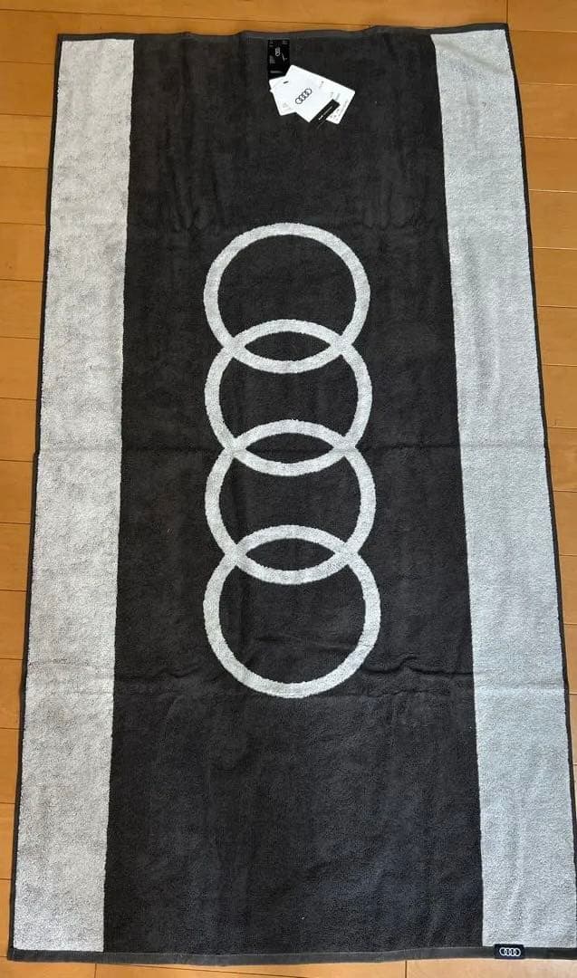 未使用　Audi タオル グレー　　約150✖️80cm
