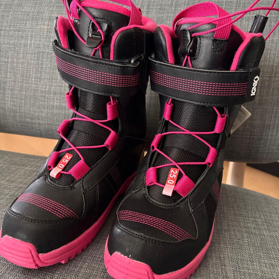 新品未使用　IGNIO スノーボードブーツ 25㎝　ブラック/ピンク　送料込み