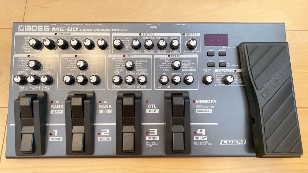 BOSS ME-80 Guitar Multiple Effectsアダプター付
