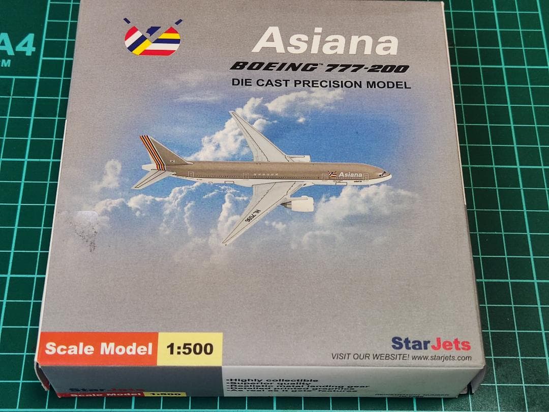 激レア品！　アシアナ航空　 B777 旧塗装　ダイキャストモデル 1:500