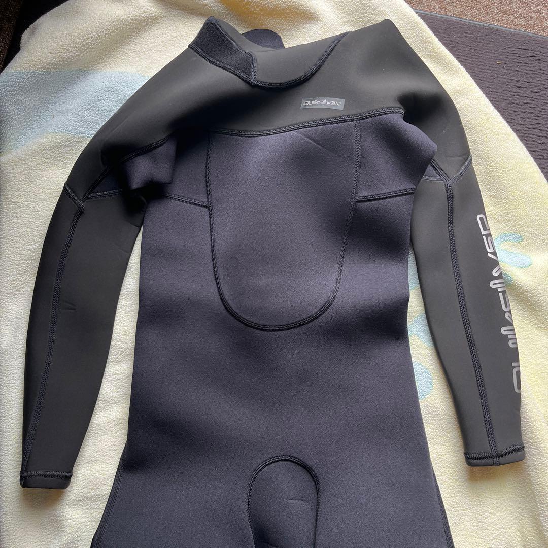 クイックシルバーウエットスーツ　ジュニア用　　140サイズ新品未使用タグ付