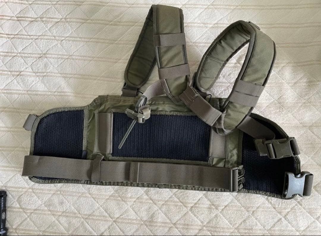 タスマニアンタイガー　オリーブドラブ チェストリグ