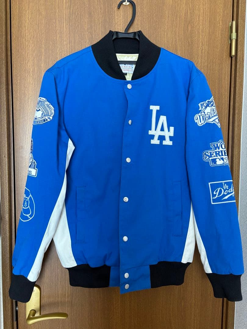 【美品】ロサンゼルスドジャース　中綿スタジャン