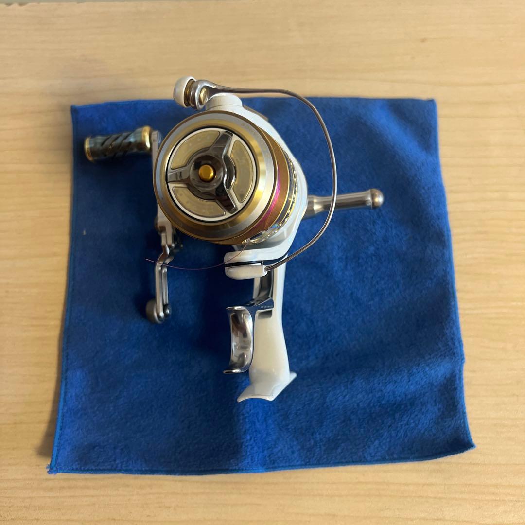 シマノ BB-X TECHNIUM Mg White Special 2500D