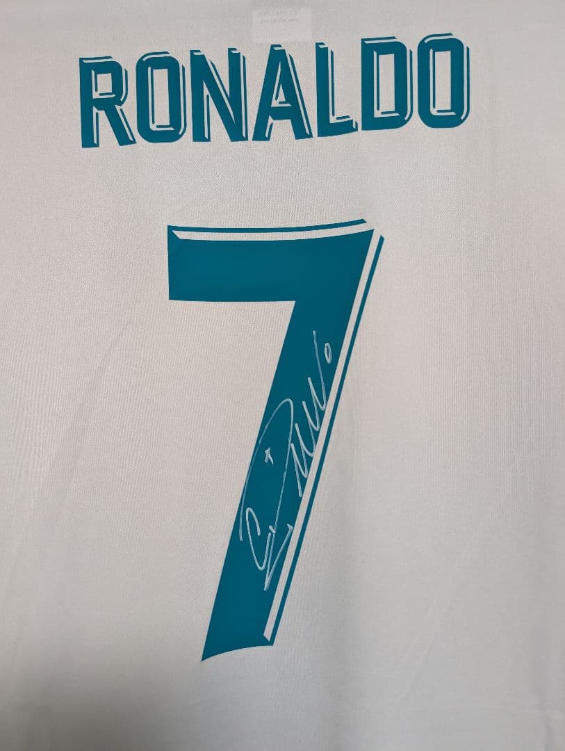 ロナウド　レアルサインユニフォーム