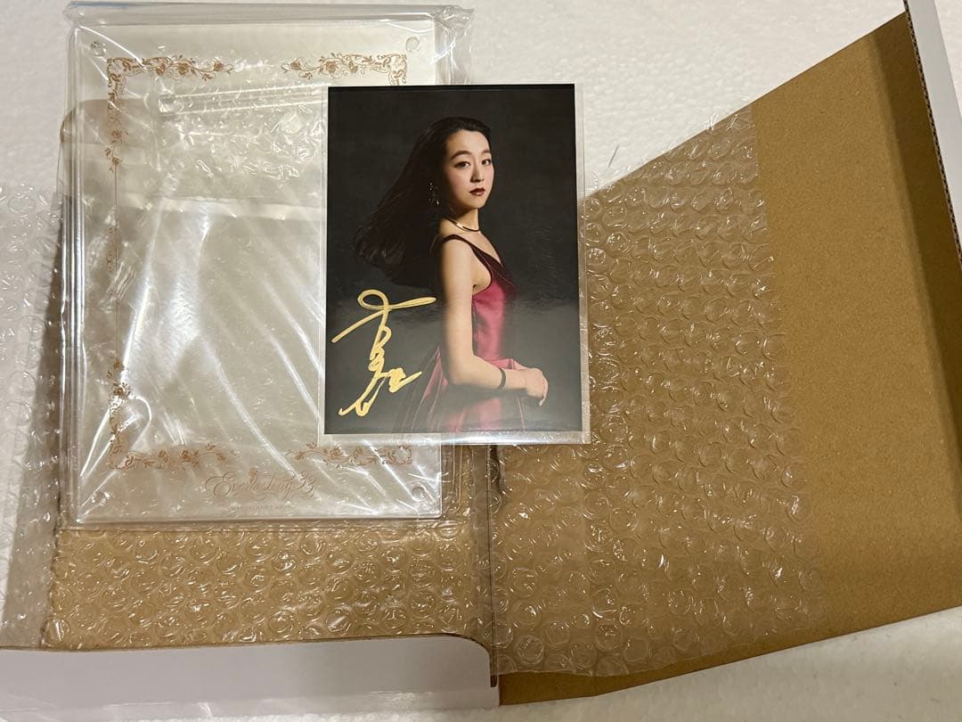 新品未使用 浅田真央Everlasting33直筆サイン入り写真とフォトフレーム