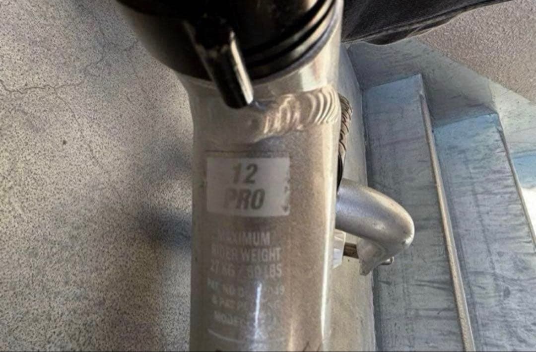 自転車 キッズバイク キックバイク ストライダー PRO シルバー