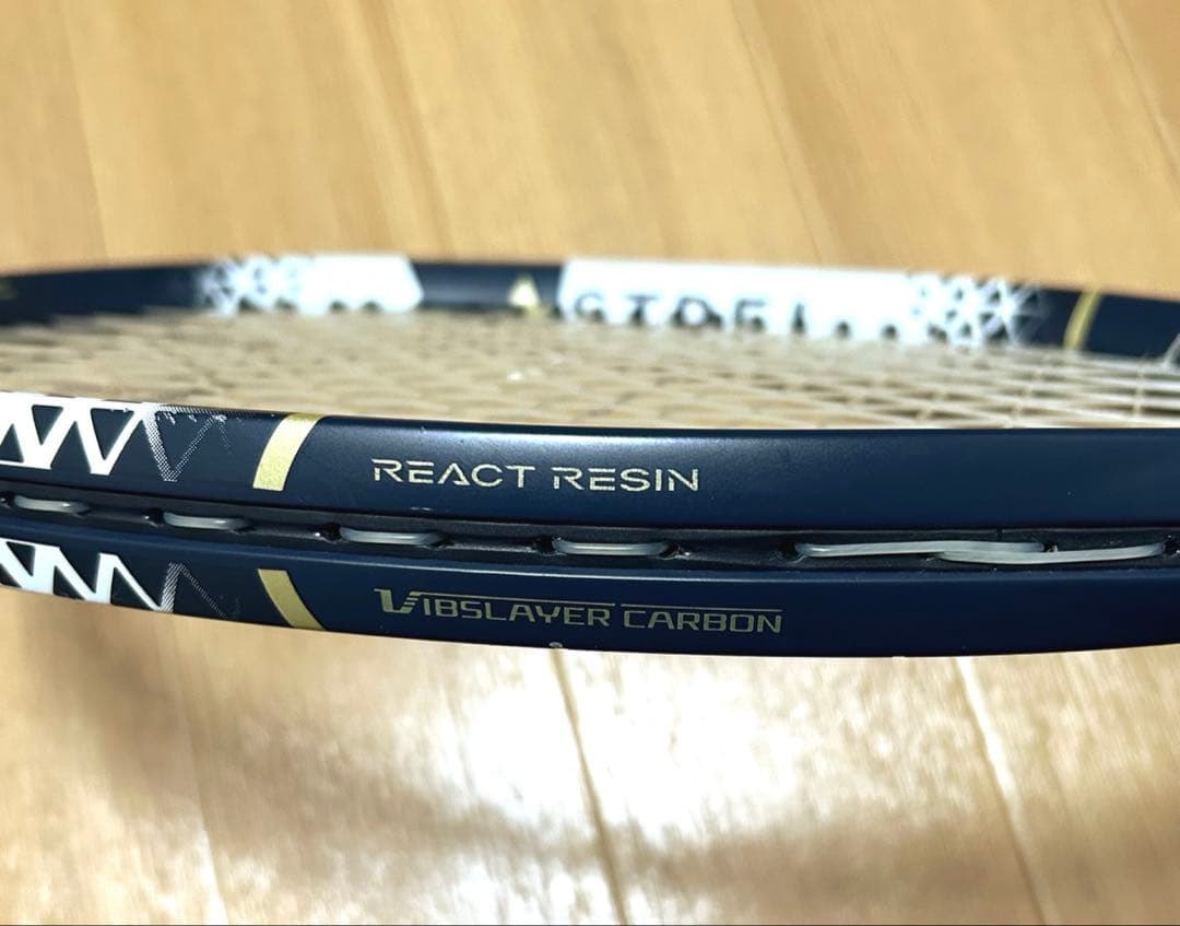 美品 ヨネックス　YONEX ASTREL 105 テニスラケット　G1E