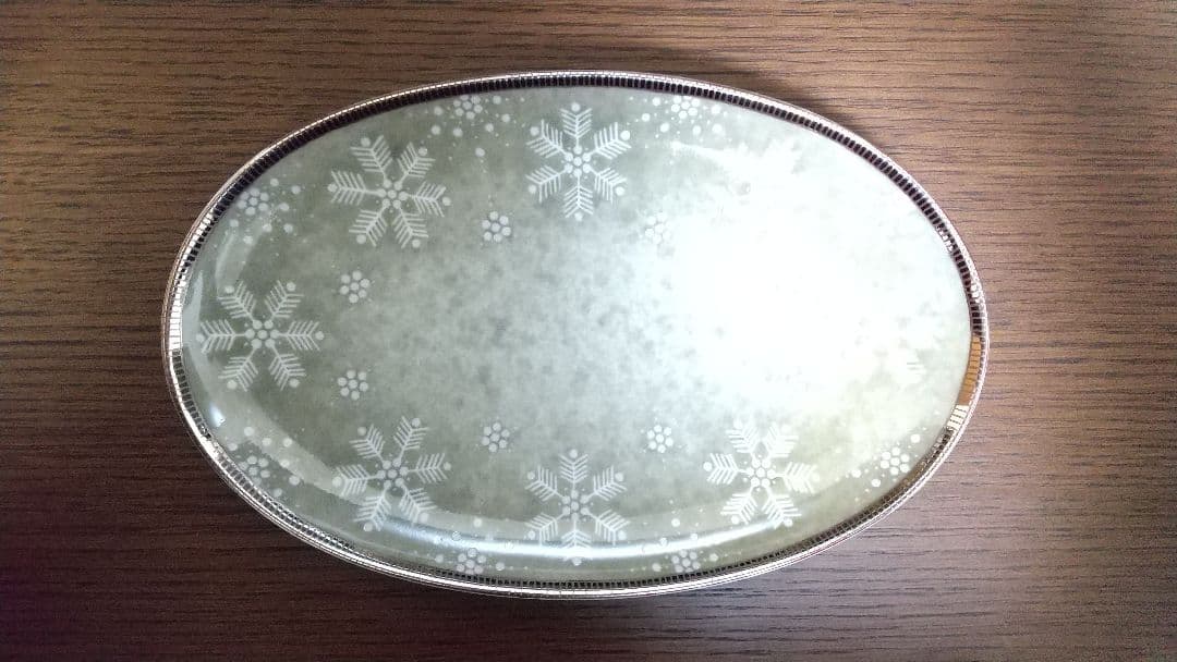 十四代 今泉今右衛門 色絵薄墨墨はじき雪文皿 本人作