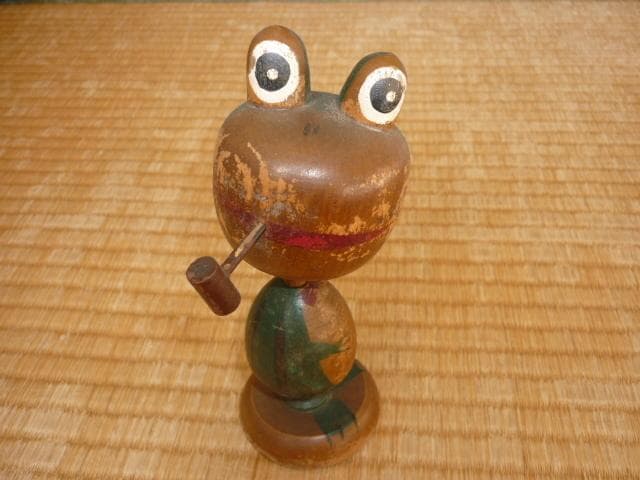 極希少 昭和30年代◆コーワ（興和）パイプをくわえる木製首振りカエル コロちゃん