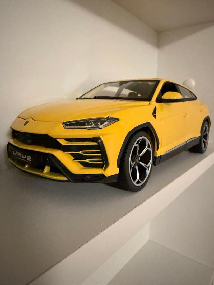最終値下げですLamborghini Urus 1/18