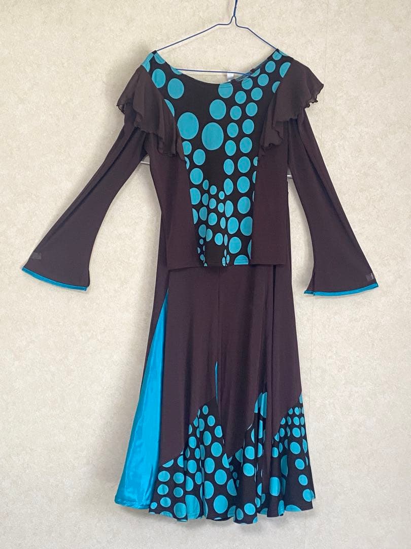 社交ダンス衣装 茶色と青の水玉模様