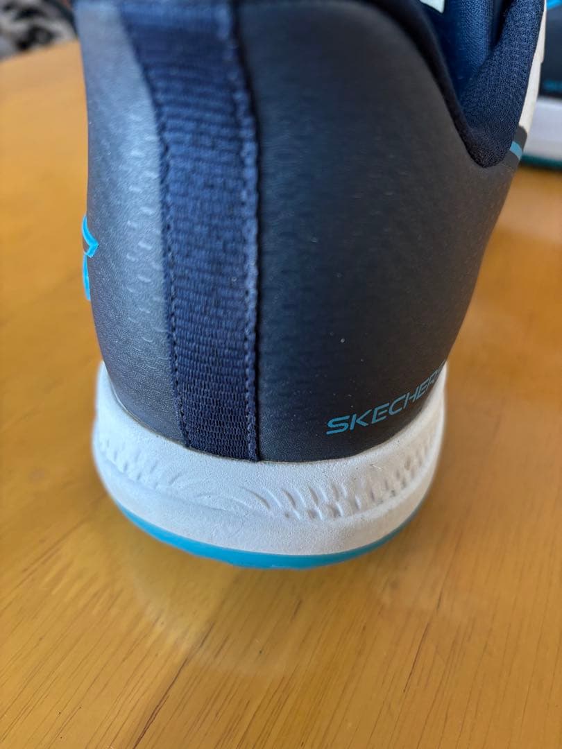 2025年　スケッチャーズ　スリップインゴルフシューズ ホワイト/ネイビー