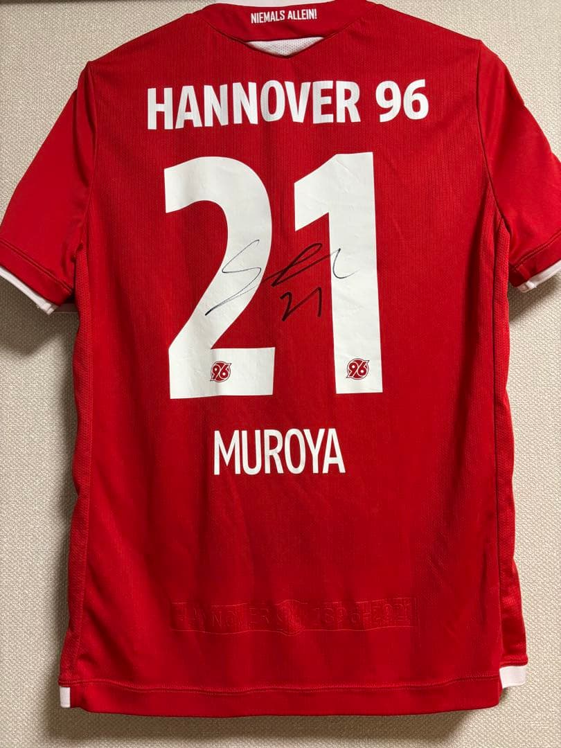 室屋 成　実使用ユニフォーム