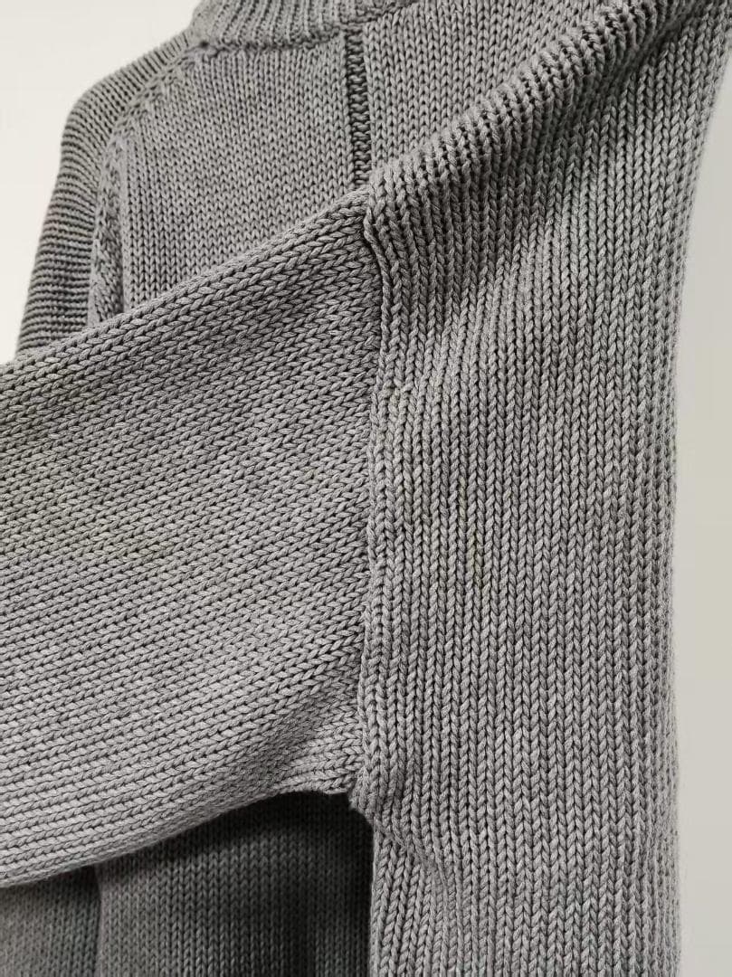 ソフトグレー ニットセーター 長袖