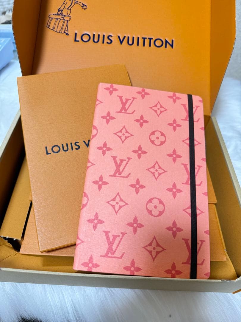 Louis Vuitton ピンク ノート