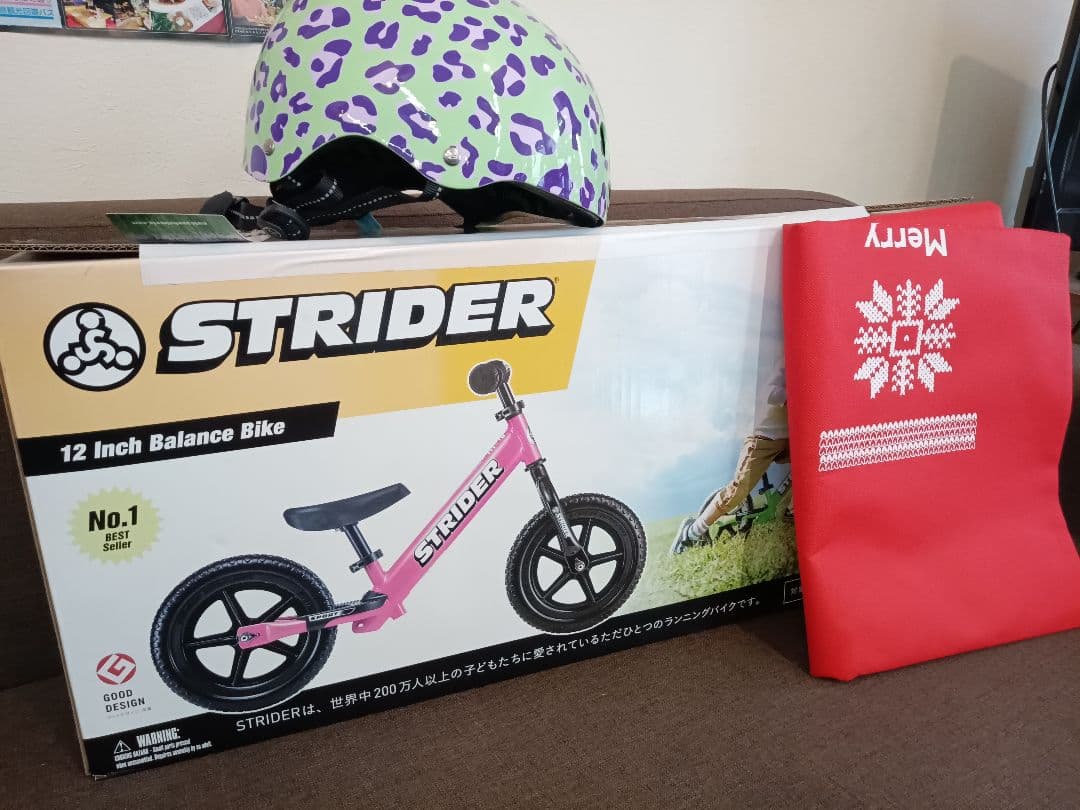 STRIDER 12インチピンク +ヘルメット