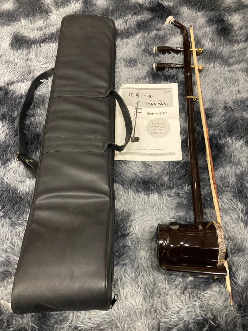 B0301)二胡★中古品・現状品、ヘビ皮　ケース付き