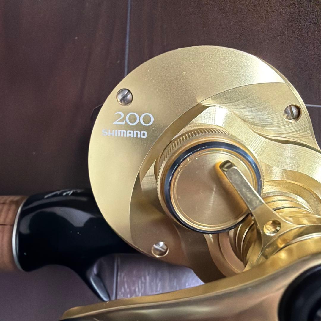 SHIMANO カルカッタコンクエスト200