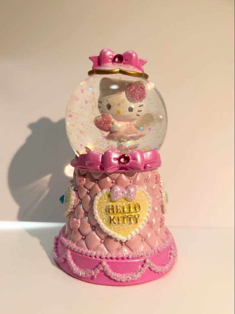ハローキティ サンリオ スノーグローブ スノードーム　2022