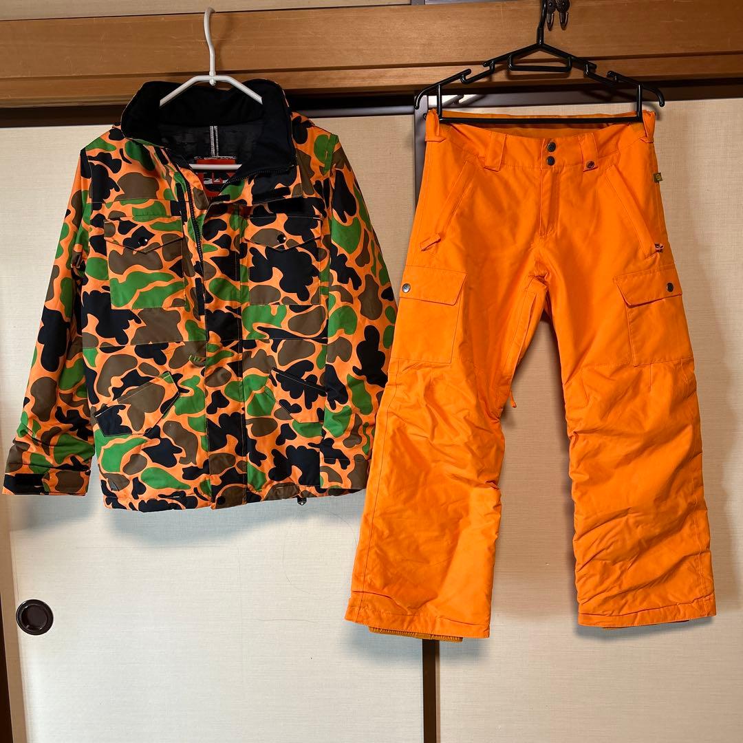 Burtonスノーボードウエア上下