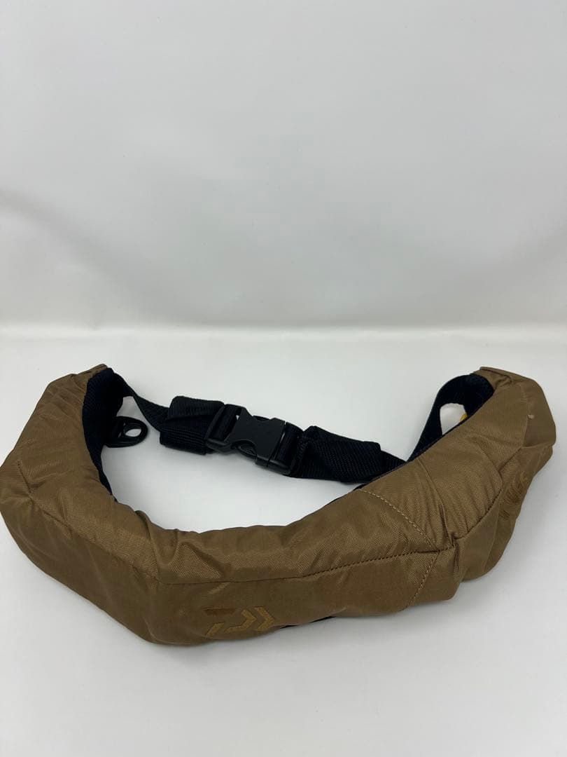 ダイワ DF-2709 インフレータブルライフジャケット マッディブラウン