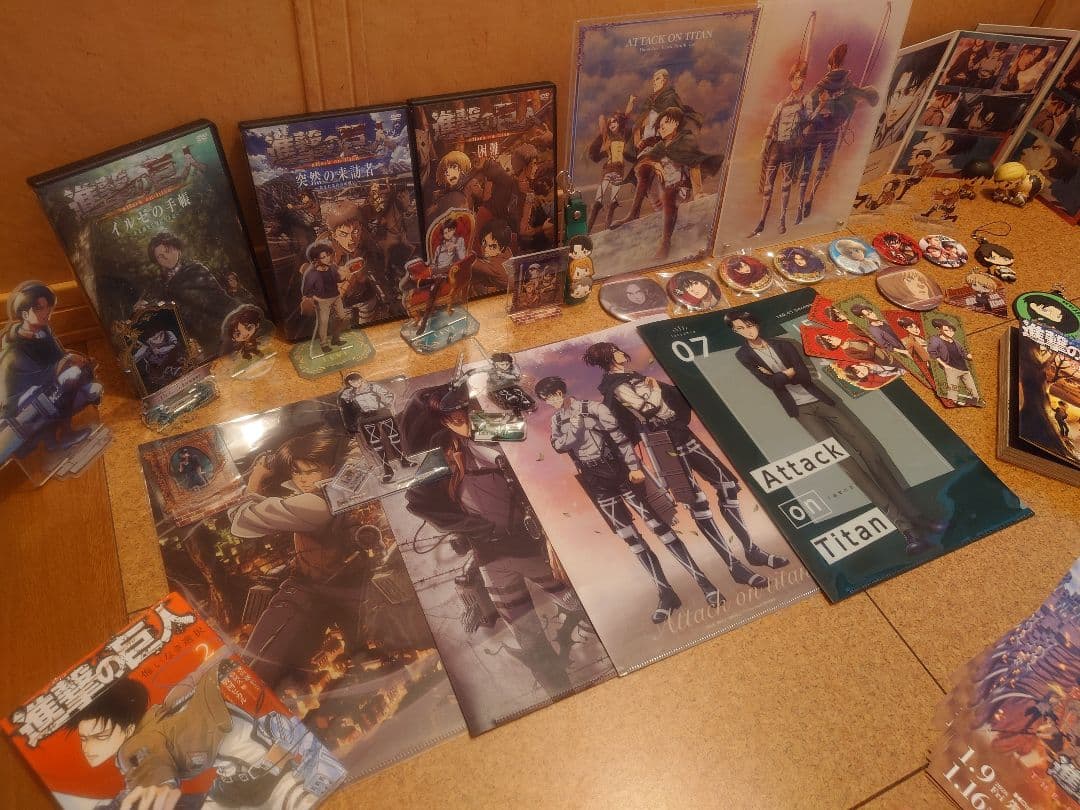 進撃の巨人80点以上グッズ