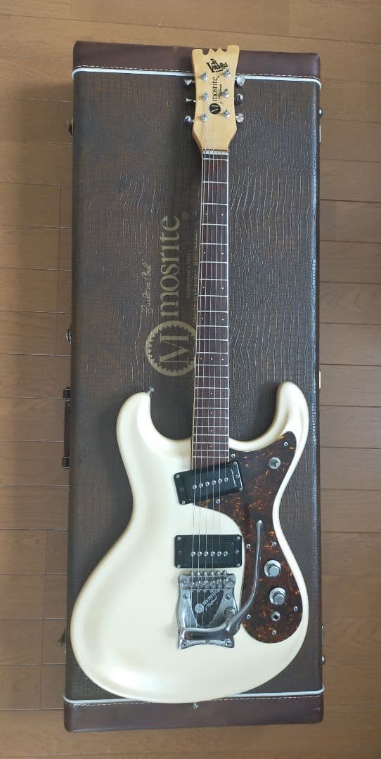 モズライトUSA-The Ventures　 　(セミモズレーサイン)入り