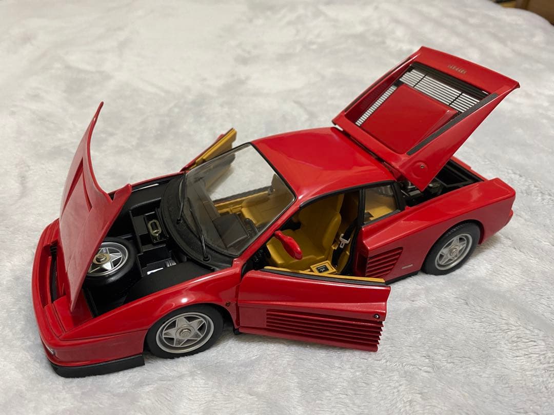 ミニカー HOTWHEELS Ferrari Testarossa 1/18