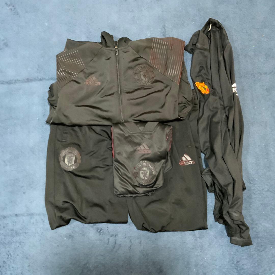 マンチェスターユナイテッド　adidas トレーニングウェアセット 黒