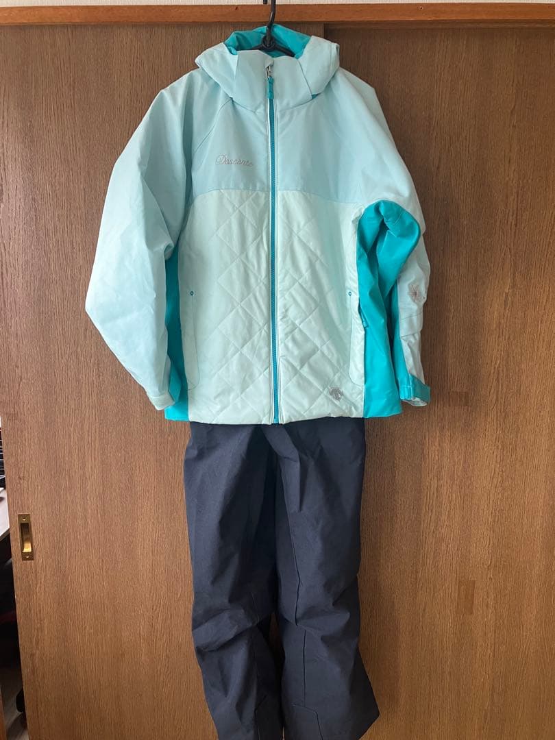 DESCENTE スキーウェア 160センチ　美品です。