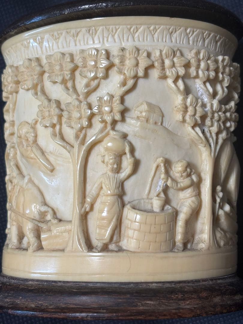 極上古美術品　精密彫刻 蓋物