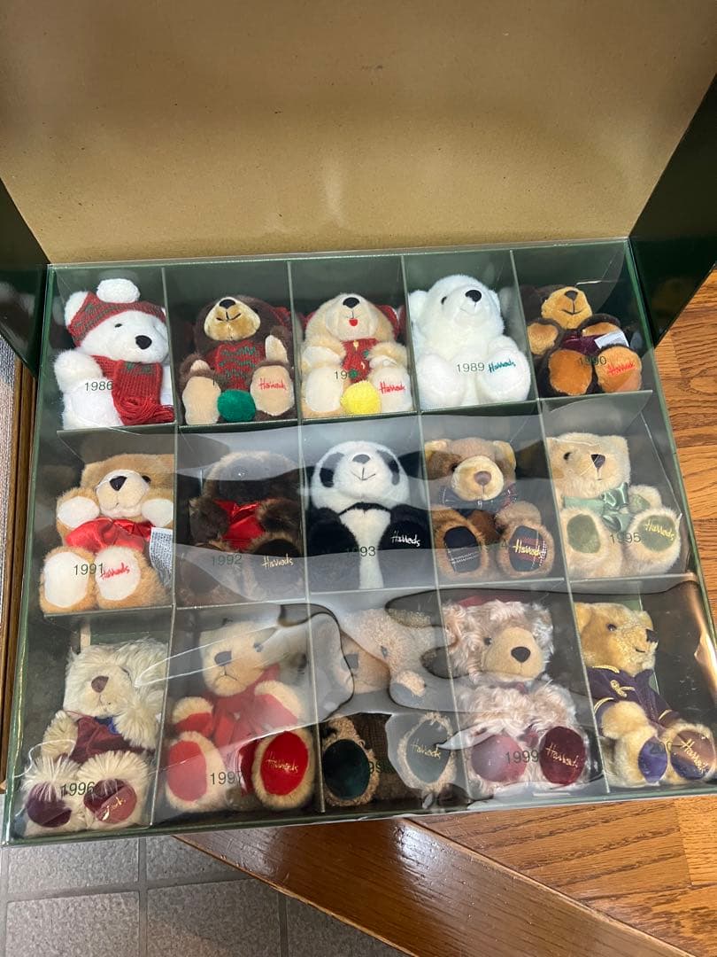 【レア】ハロッズイヤーベアー15体　木枠年代シール付き